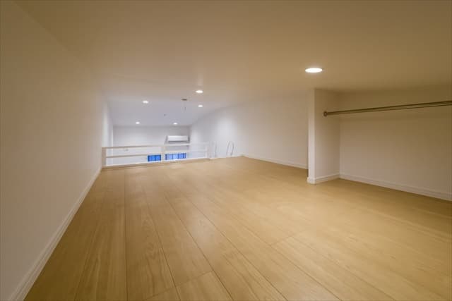 Room image 10