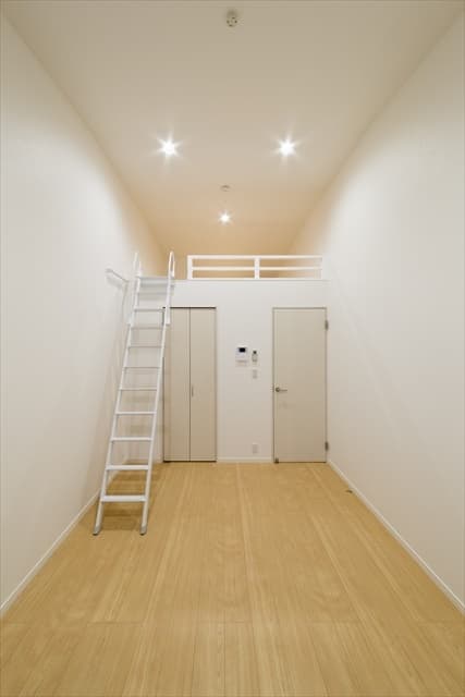 Room image 8