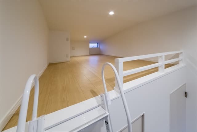 Room image 9