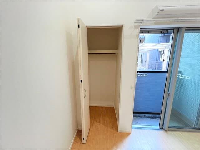 Room image 9