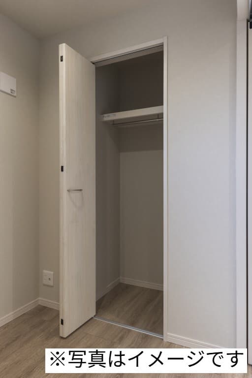 Room image 14
