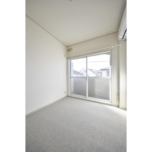 Room image 14