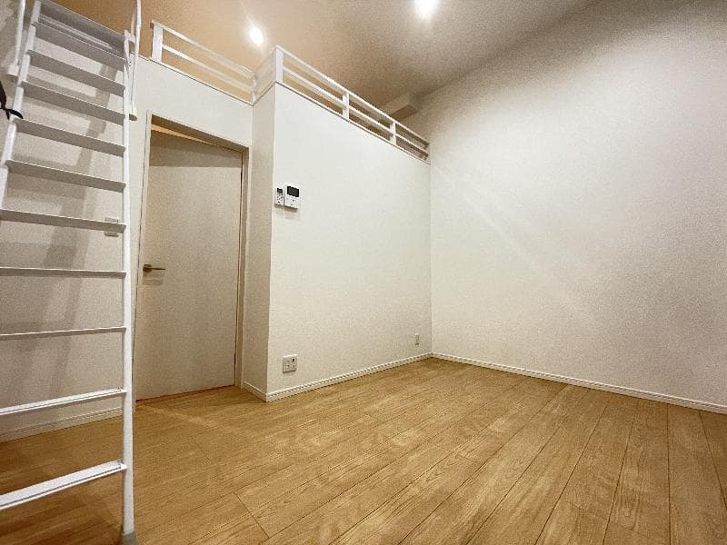 Preview interior of Wistaria Kitagoetani (Wisteria, Kitakoshigaya)