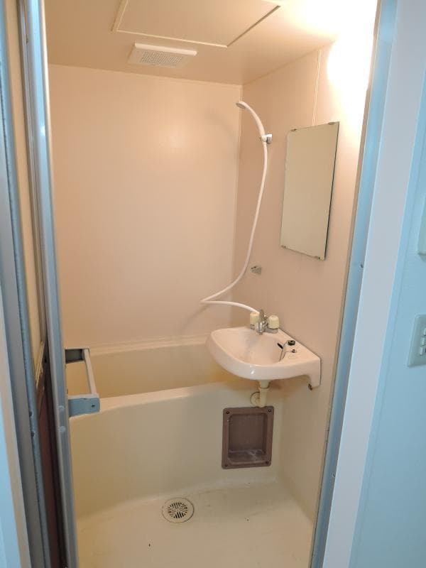 Room image 8
