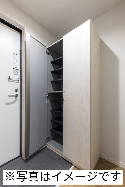 Room image 15