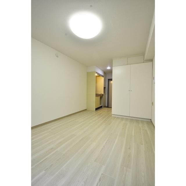 Room image 11