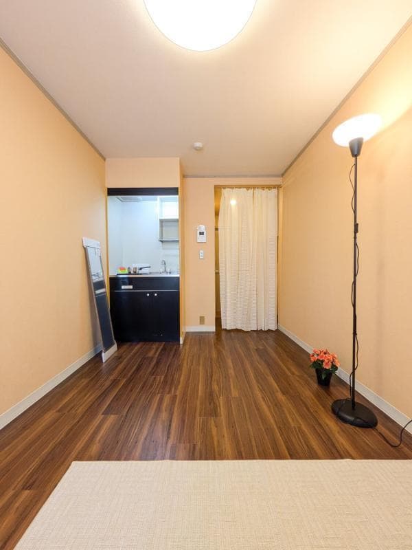 Room image 8