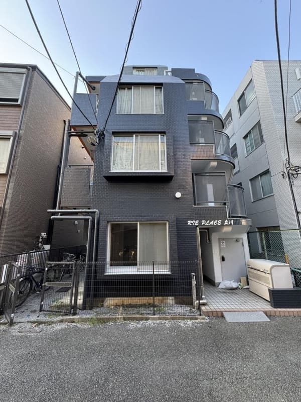 Main exterior of Rie Palace Tachikawa