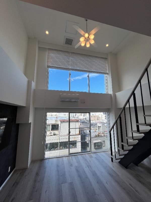 Room image 10