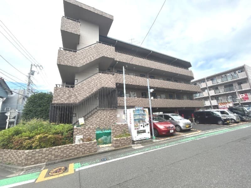Main exterior of Partile Sagagano