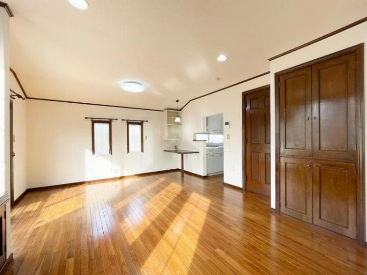 Room image 15