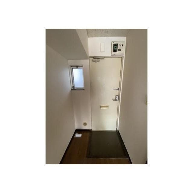 Room image 12