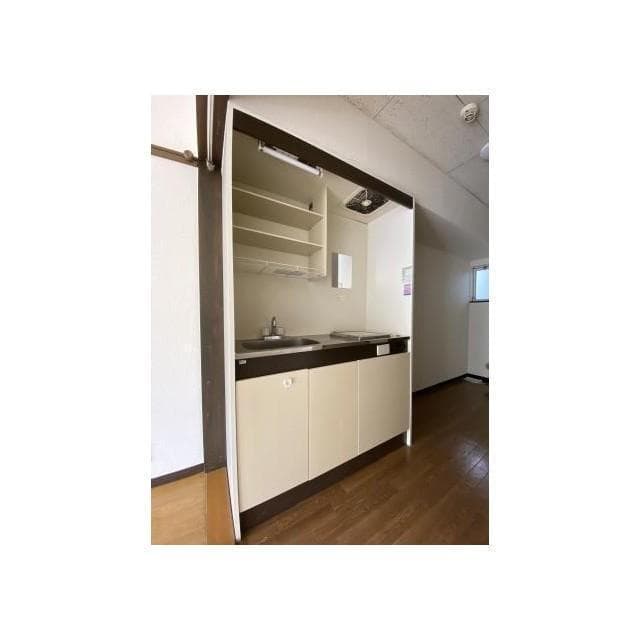 Room image 9