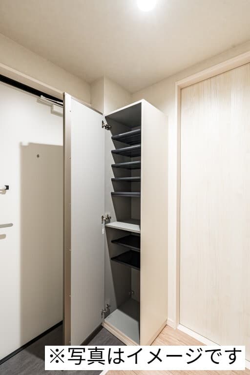 Room image 10