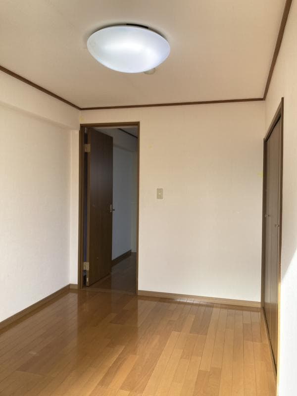 Room image 13