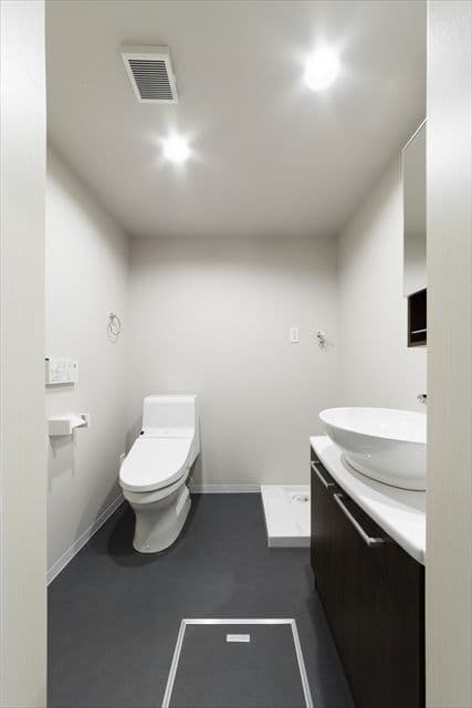 Room image 16