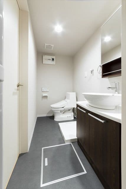 Room image 16