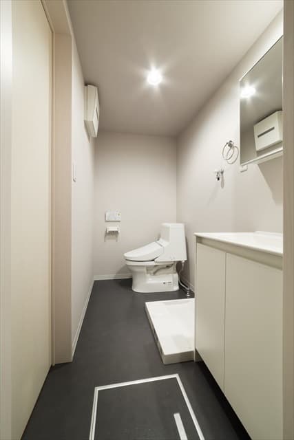 Room image 16