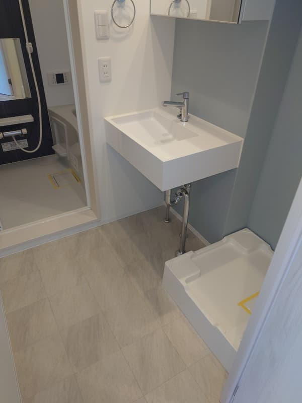 Room image 8