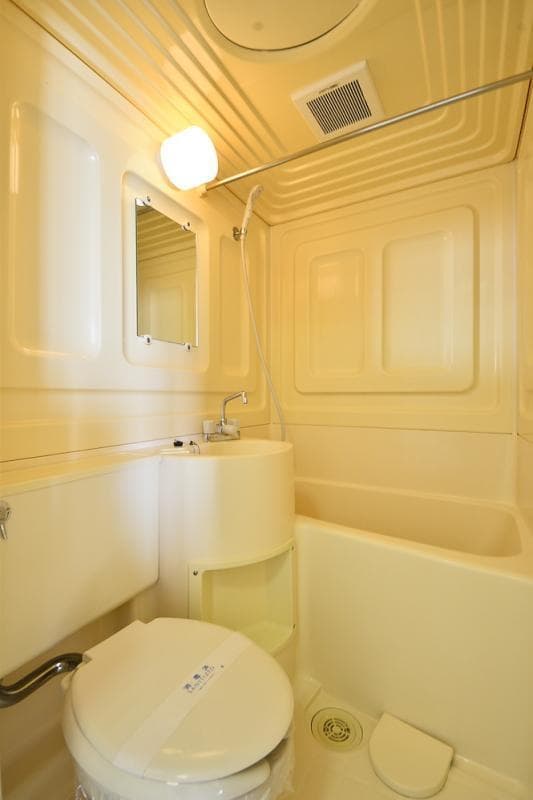 Room image 9