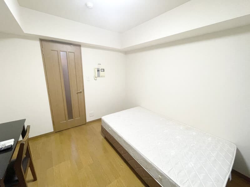 Room image 8