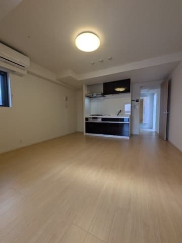 Room image 13