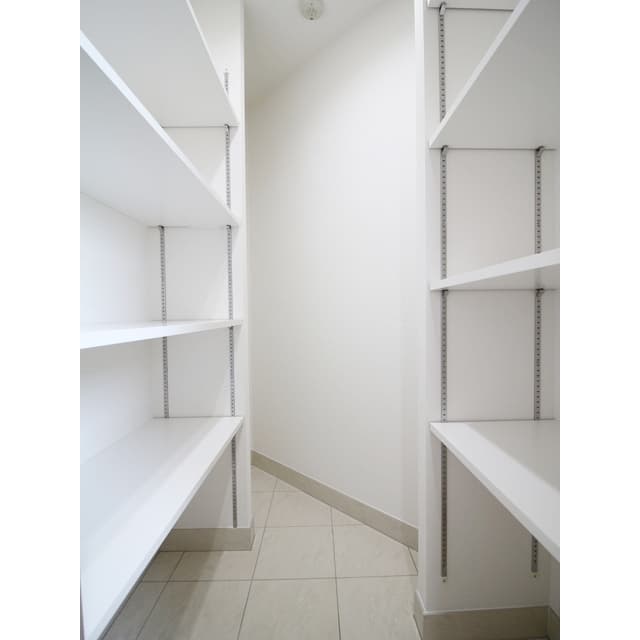 Room image 15
