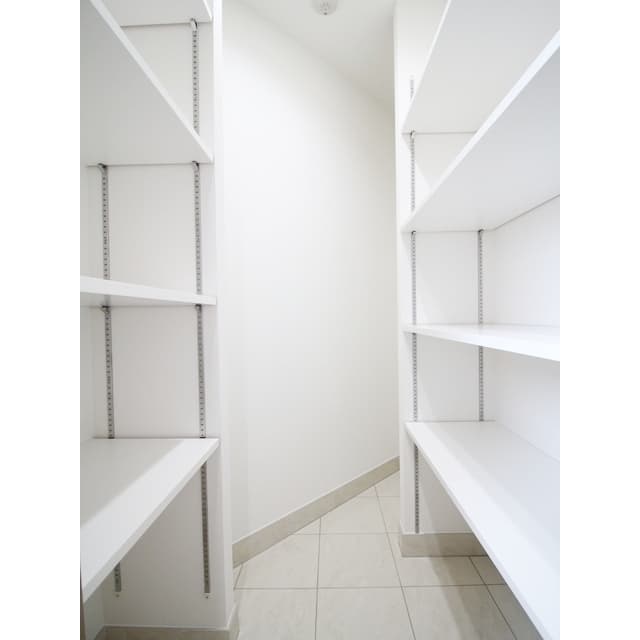 Room image 15