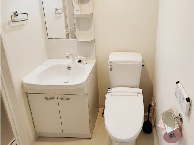 Room image 8