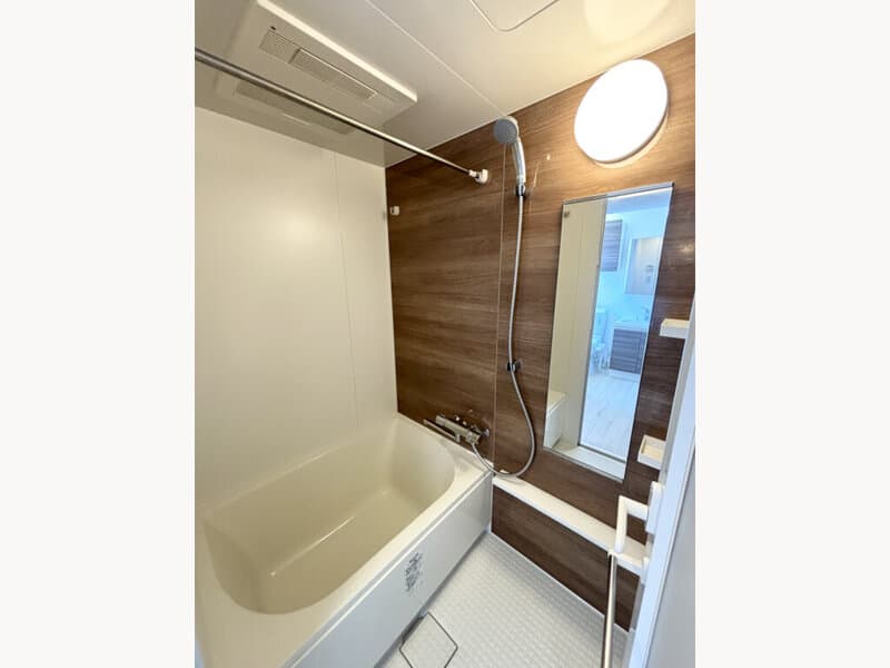 Room image 15