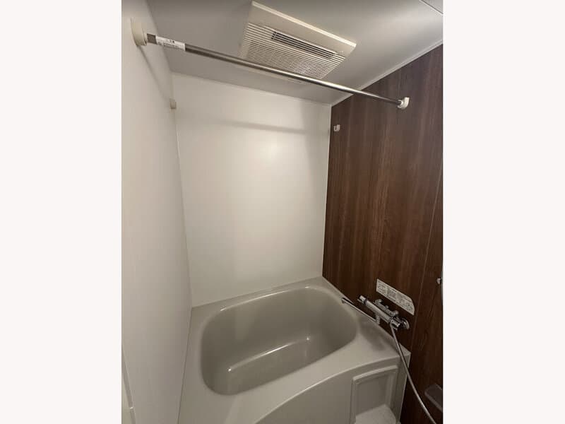 Room image 15