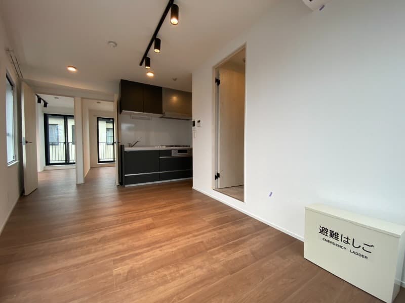 Room image 10
