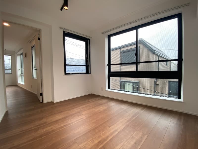Room image 9