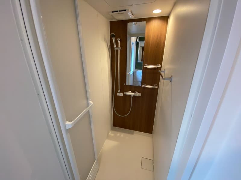 Room image 12