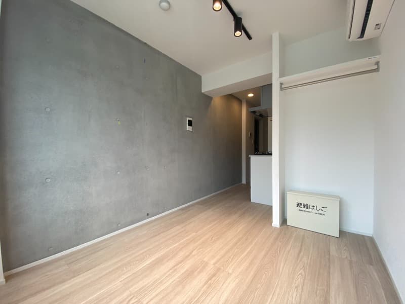 Room image 9