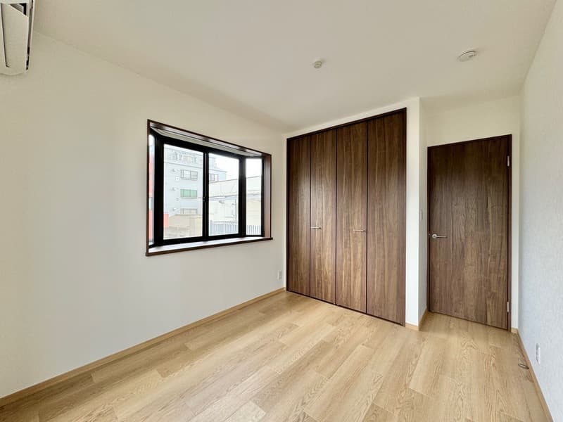 Room image 12