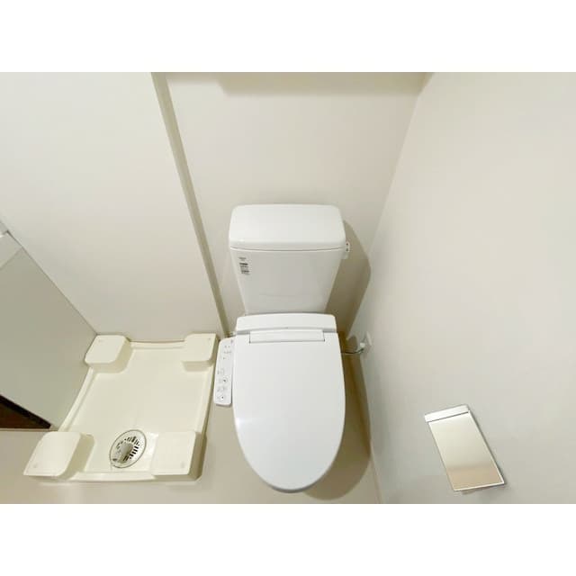 Room image 8