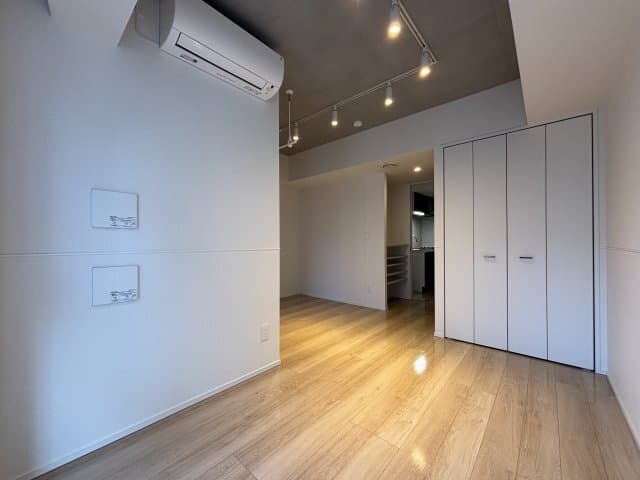 Room image 10