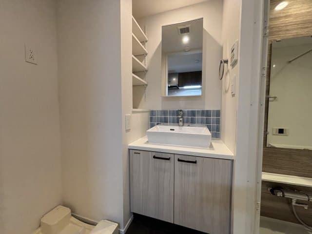 Room image 13