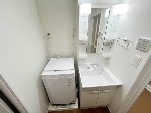 Room image 12