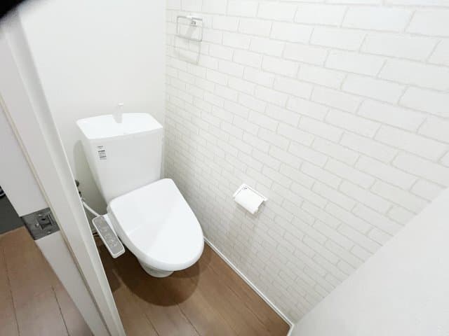 Room image 15