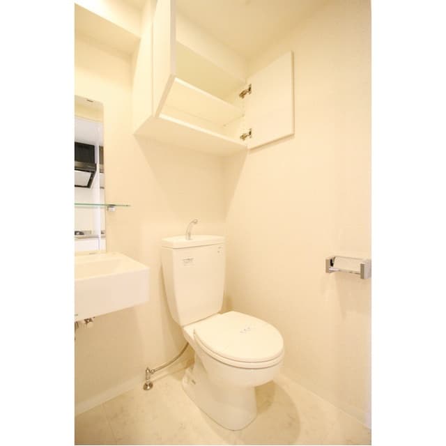 Room image 8