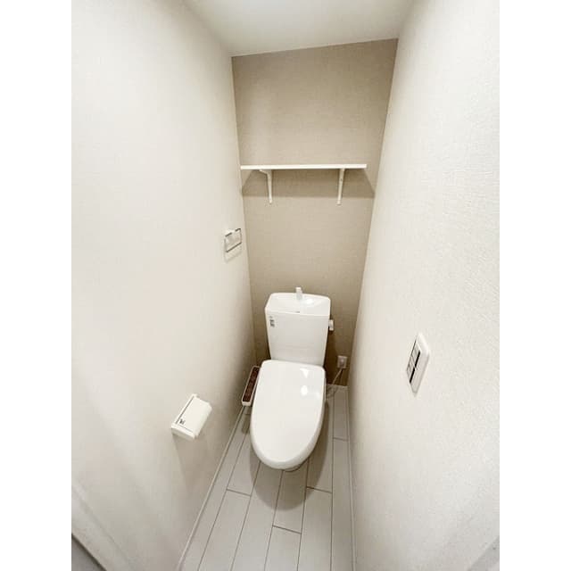 Room image 8