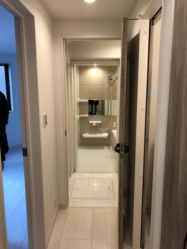 Room image 8