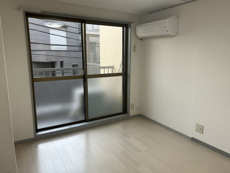 Room image 11