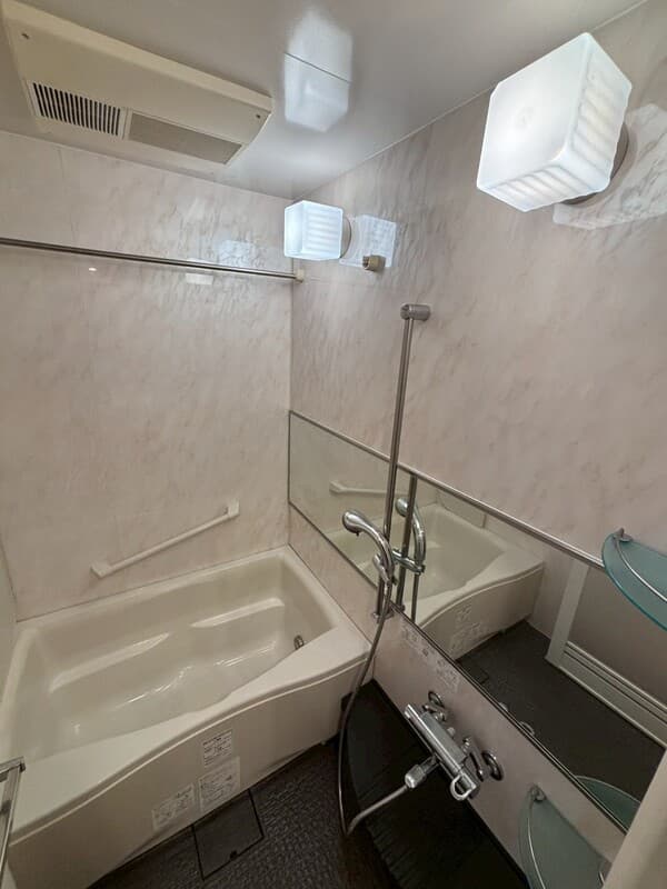 Room image 12
