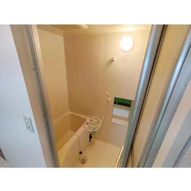 Room image 8