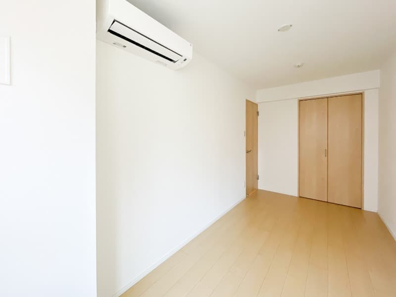 Room image 16