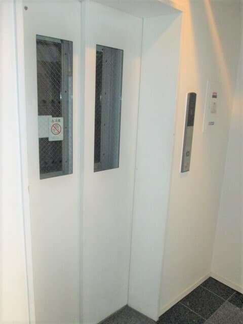 Room image 16