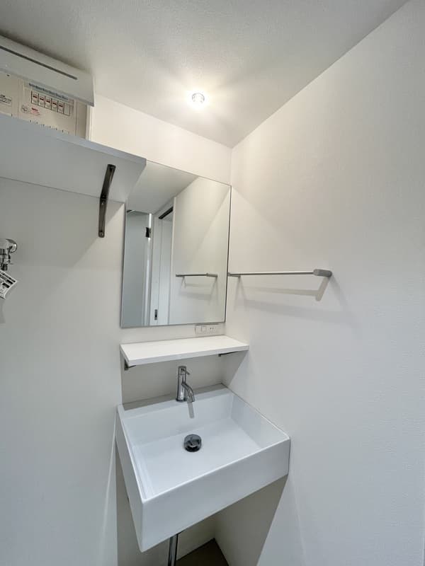 Room image 12